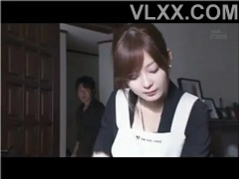 Gã chồng đi công việc, vợ ở nhà bị chồng mới cưới của chị gái cưỡng hiếp
